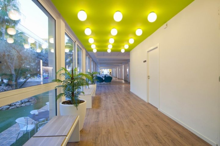 维塔莱高尔夫酒店活动大厅,格拉德卡斯特利翁 – 西班牙 维塔莱高尔夫酒店活动大厅,格拉德卡斯特利翁 – 西班牙