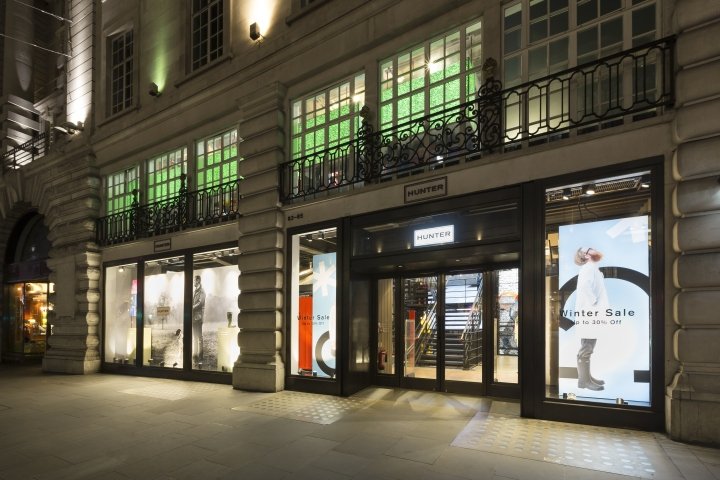 Hunter by Umdasch Shopfitting，英国伦敦