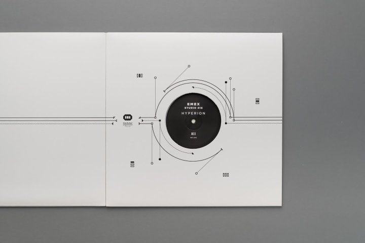 Hyrerion 封面由 Anagram 设计