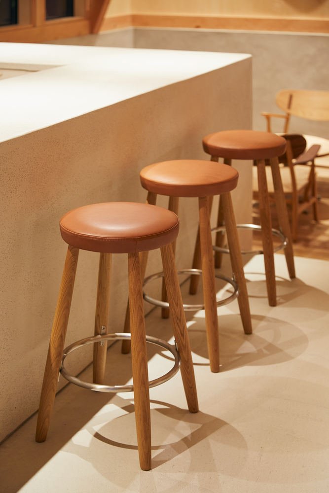 IDUMI 咖啡馆 + 住宅，由 Tenhachi 建筑事务所和室内设计事务所设计