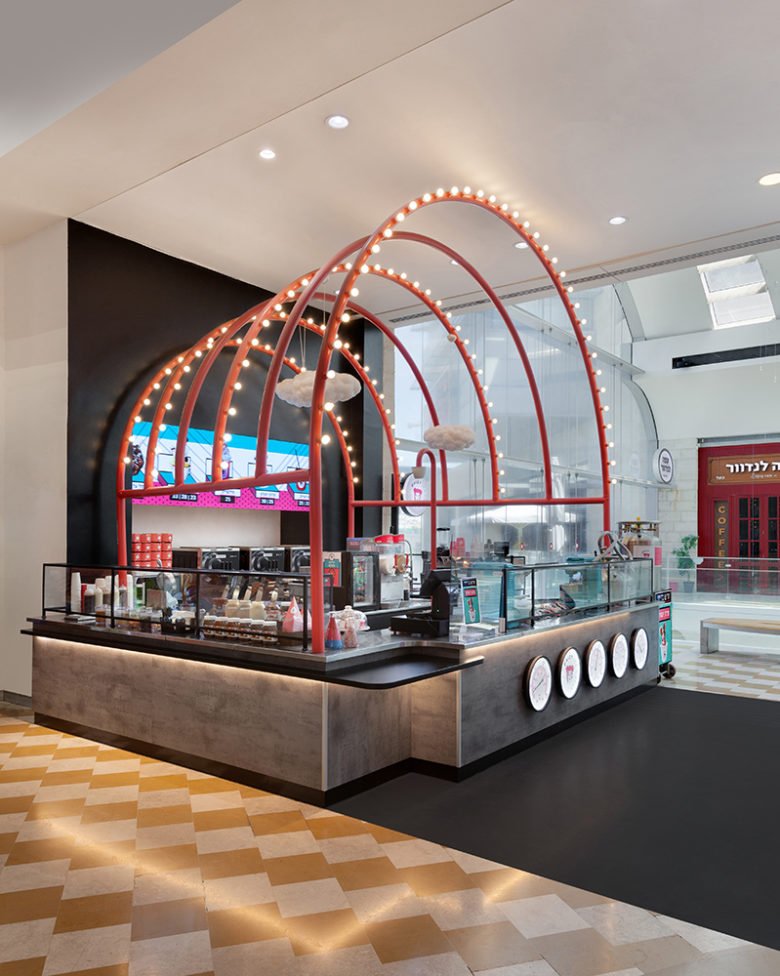 Daisy - 莫迪因购物中心的冰淇淋摊 Daisy - 莫迪因购物中心的冰淇淋摊