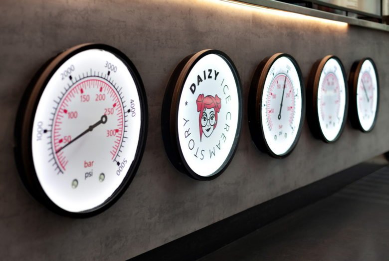 Daisy - 莫迪因购物中心的冰淇淋摊 Daisy - 莫迪因购物中心的冰淇淋摊