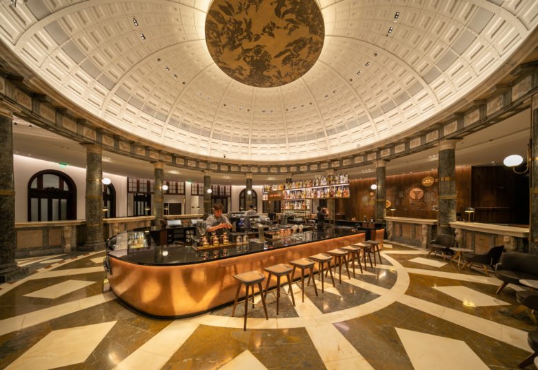 星巴克臻选®天津滨江 66 旗舰店