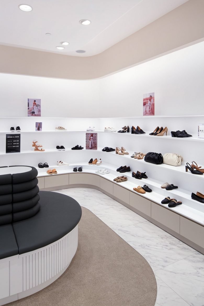 乔·默瑟 (Jo Mercer)，《邦迪》，工作室灰度