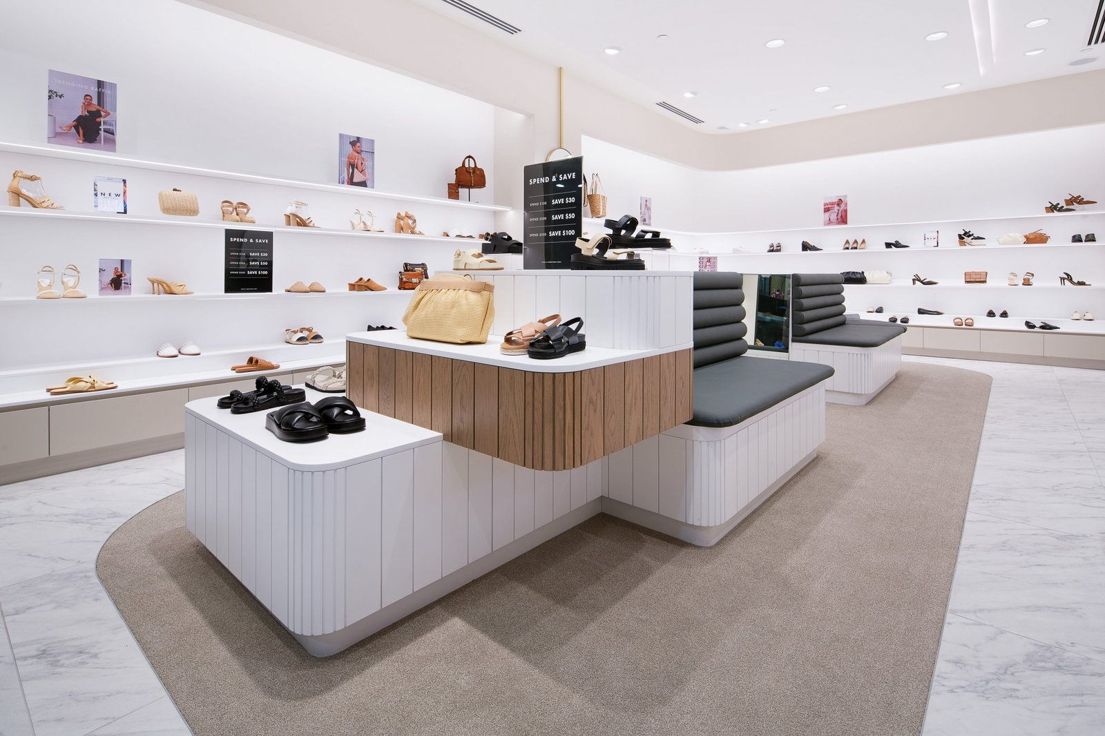 乔·默瑟 (Jo Mercer)，《邦迪》，工作室灰度