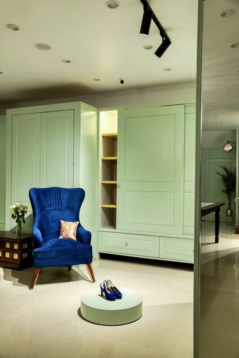 “QURBAT”——时尚工作室