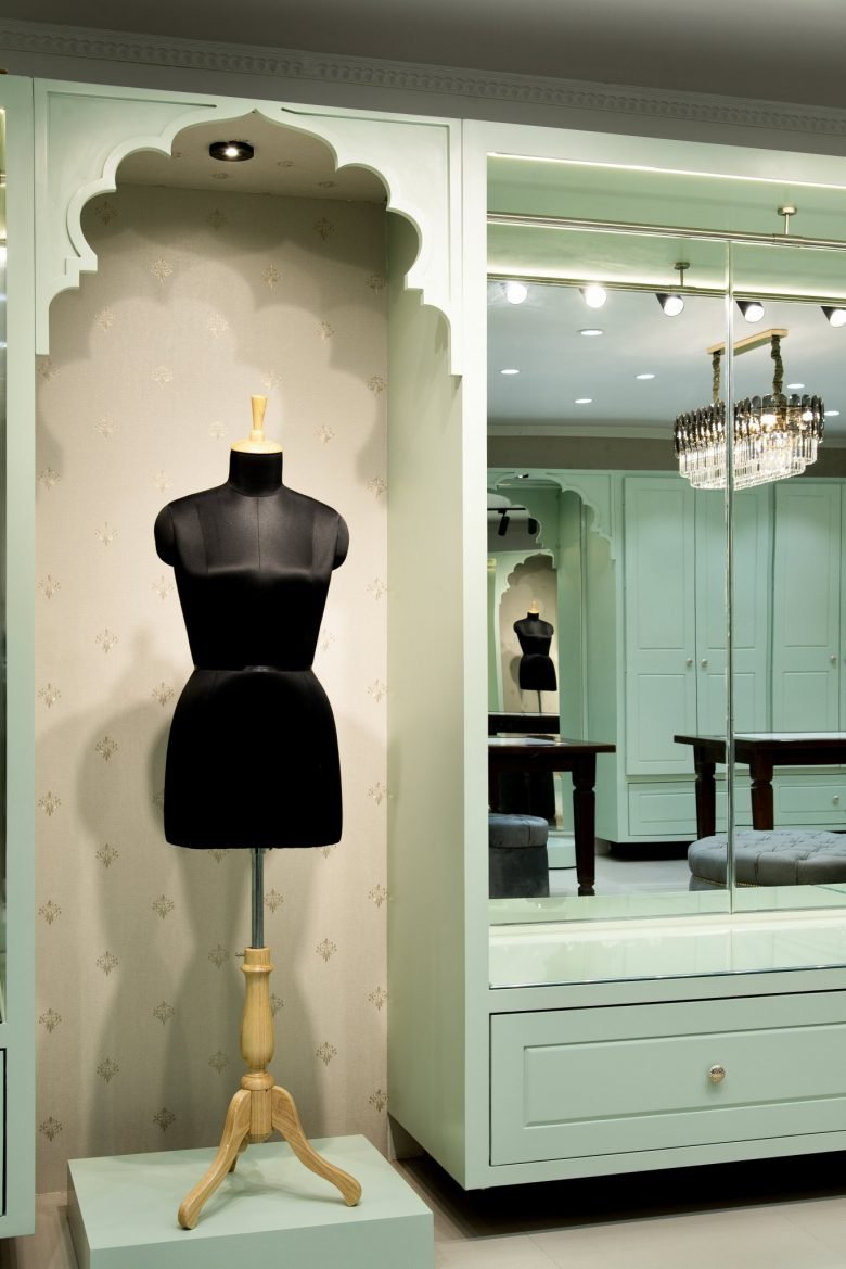 “QURBAT”——时尚工作室