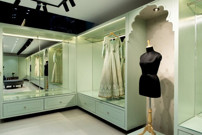 “QURBAT”——时尚工作室