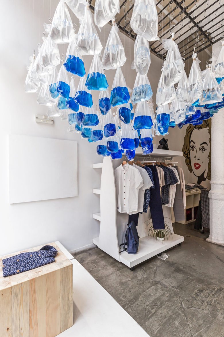 流动的现代性 | IguapopShop 商店中的 Olow 商店橱窗 流动的现代性 | IguapopShop 商店中的 Olow 商店橱窗