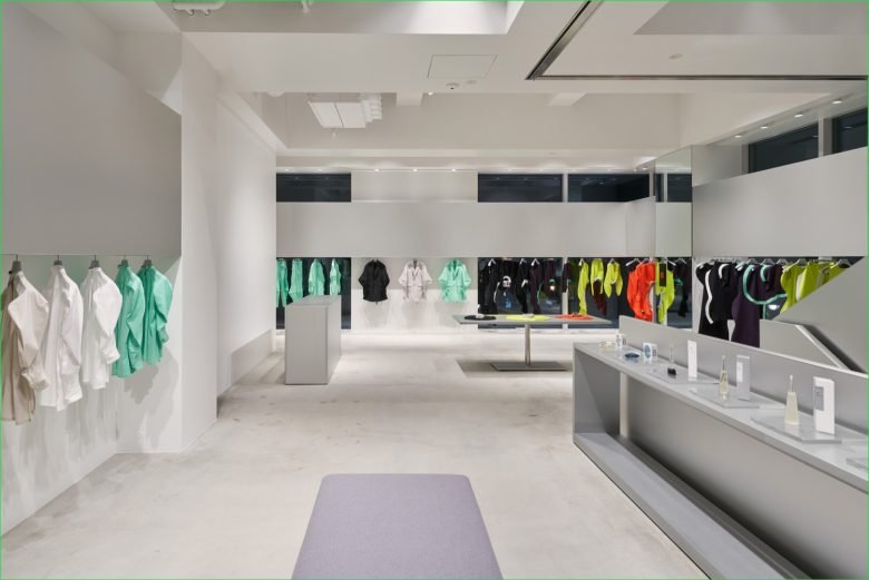 ISSEY MIYAKE GINZA store by Tokujin Yoshioka
