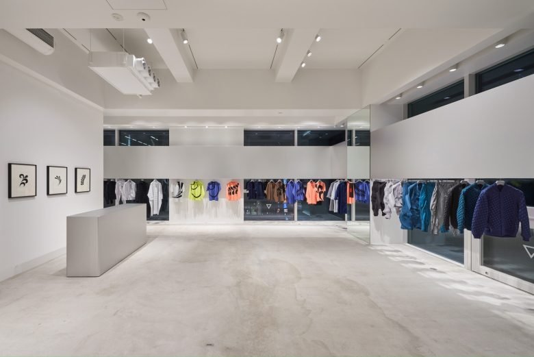 ISSEY MIYAKE GINZA store by Tokujin Yoshioka