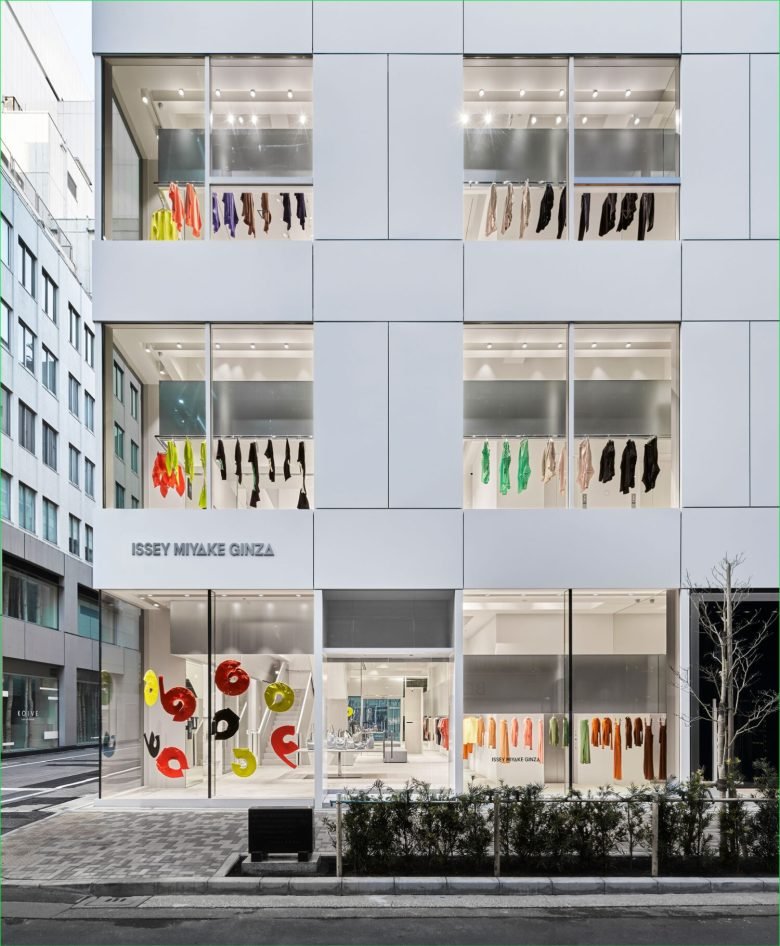 ISSEY MIYAKE GINZA store by Tokujin Yoshioka