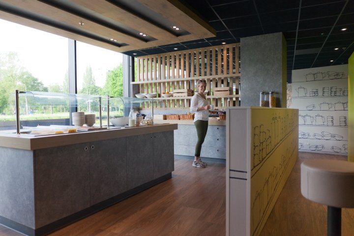 阿姆斯特丹市南部宜必思快捷酒店由 Mulderblauw 建筑师事务所设计，阿姆斯特尔芬 – 荷兰