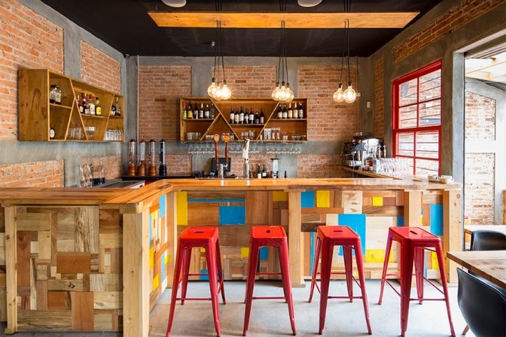 Impar 餐厅由 Esny Martin Design 设计，圣何塞 – 哥斯达黎加