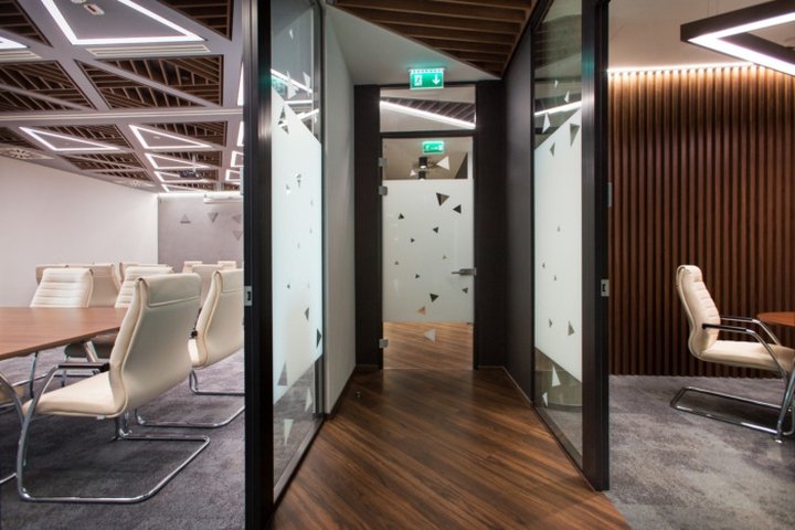 英格拉姆微型办公室由 BIT CREATIVE Barnaba Grzelecki 设计，华沙 – 波兰