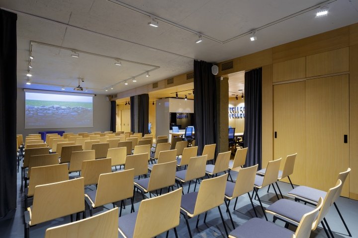 Intellect HUB 联合办公会议空间，作者：Michael Samoriz，伊万诺 - 弗兰科夫斯克 – 乌克兰