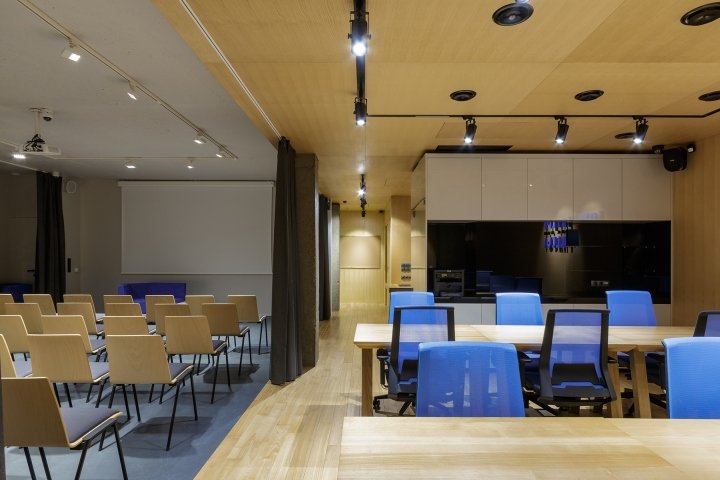 Intellect HUB 联合办公会议空间，作者：Michael Samoriz，伊万诺 - 弗兰科夫斯克 – 乌克兰