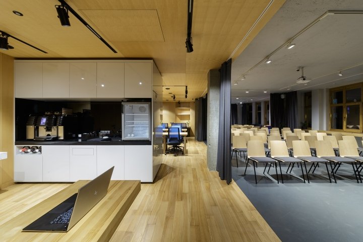 Intellect HUB 联合办公会议空间，作者：Michael Samoriz，伊万诺 - 弗兰科夫斯克 – 乌克兰