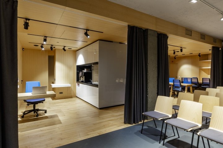 Intellect HUB 联合办公会议空间，作者：Michael Samoriz，伊万诺 - 弗兰科夫斯克 – 乌克兰