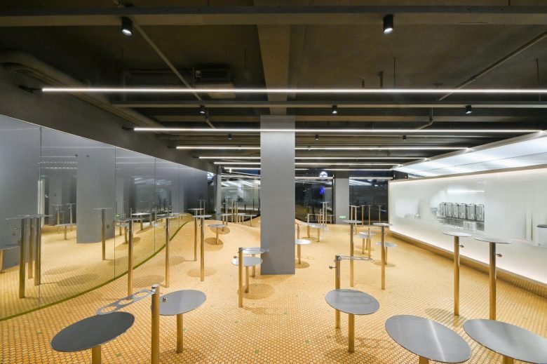 Introemons 商店，由 Non Studio Design & Research 设计