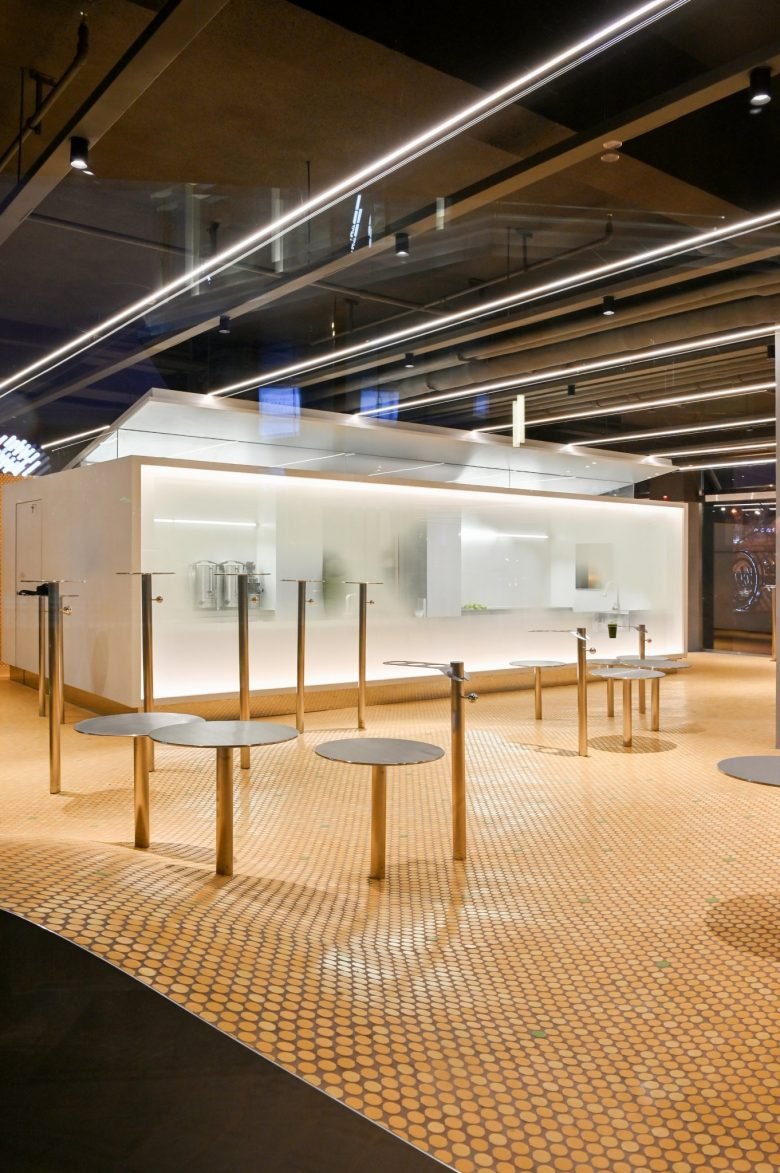 Introemons 商店，由 Non Studio Design & Research 设计