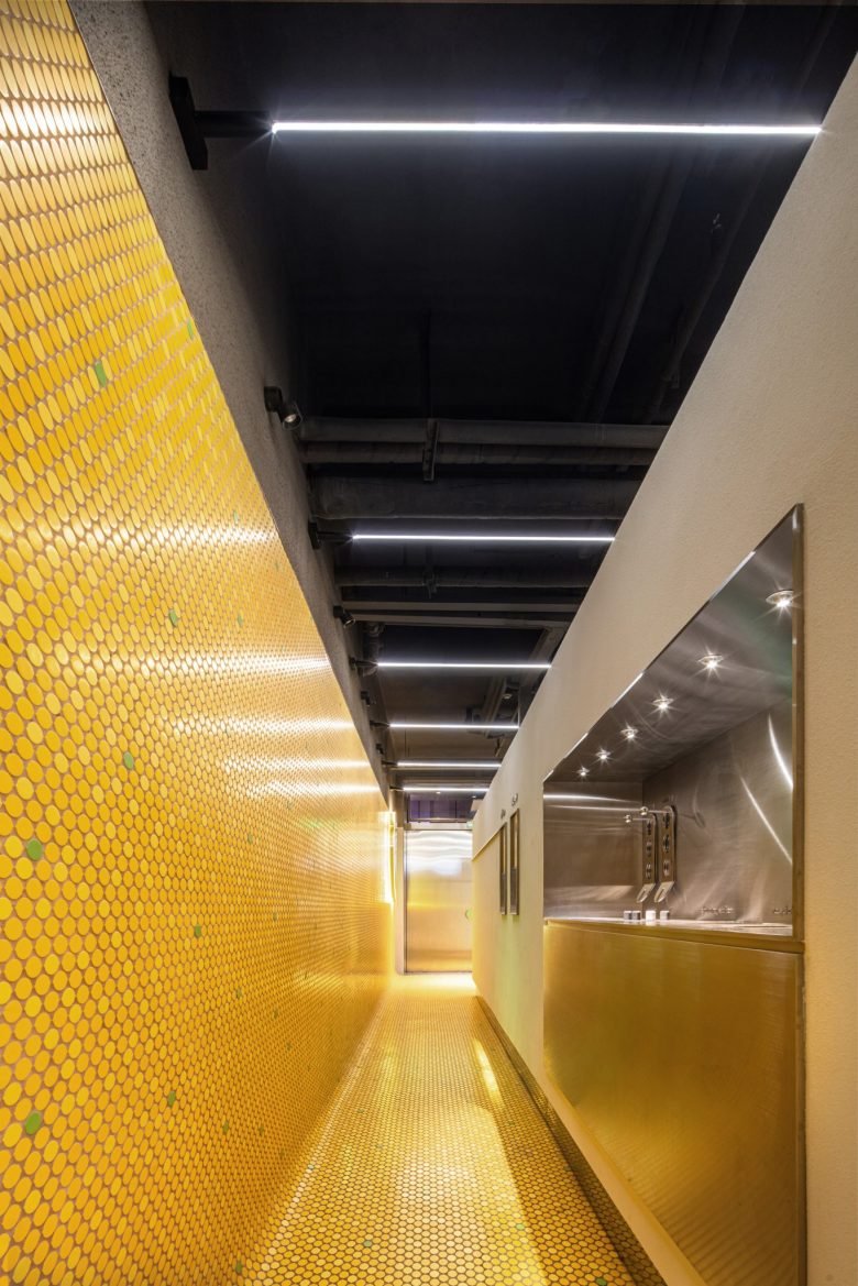 Introemons 商店，由 Non Studio Design & Research 设计