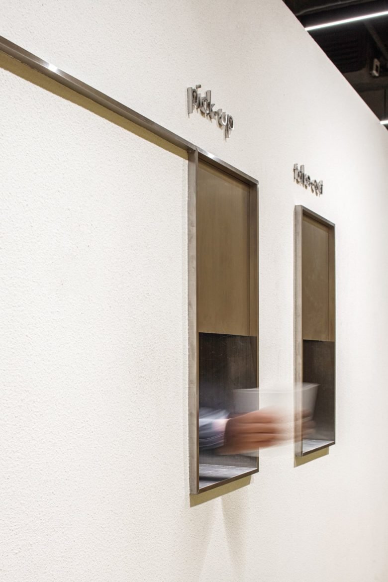 Introemons 商店，由 Non Studio Design & Research 设计