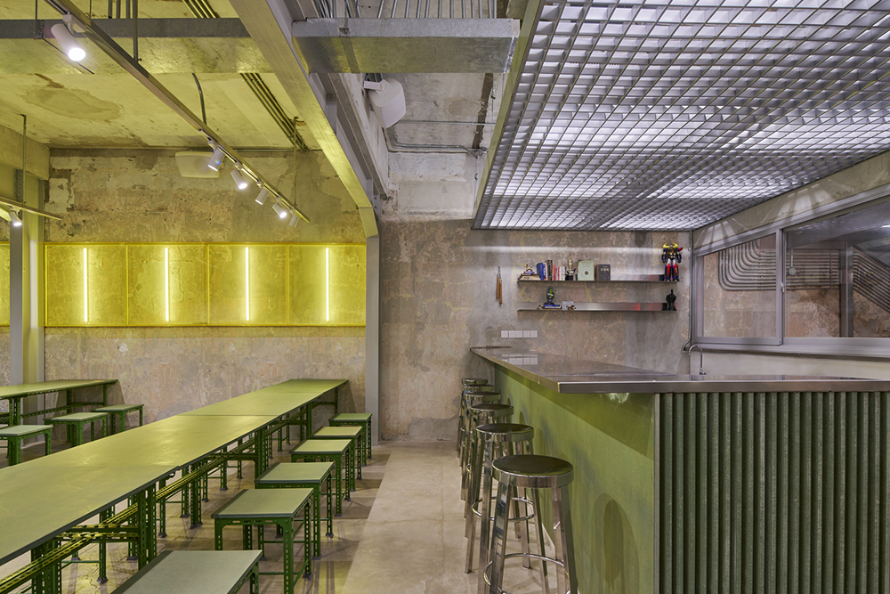 Studio Kota 的铁拳餐厅