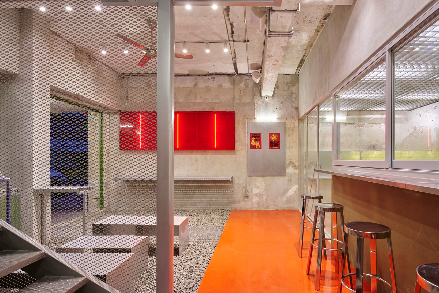 Studio Kota 的铁拳餐厅