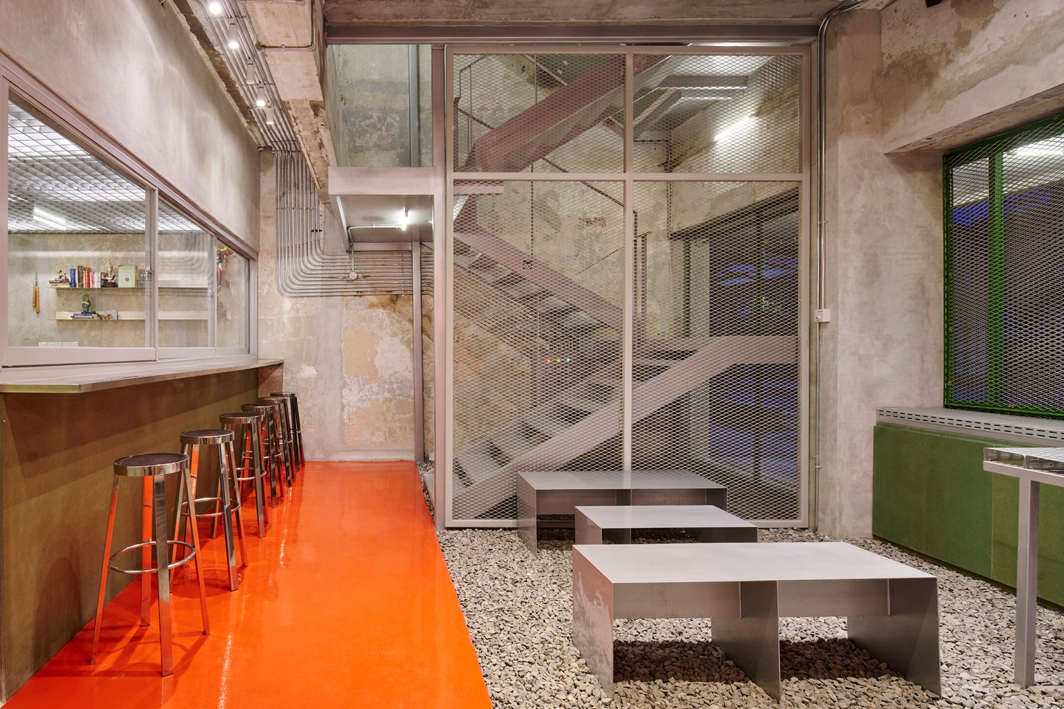 Studio Kota 的铁拳餐厅