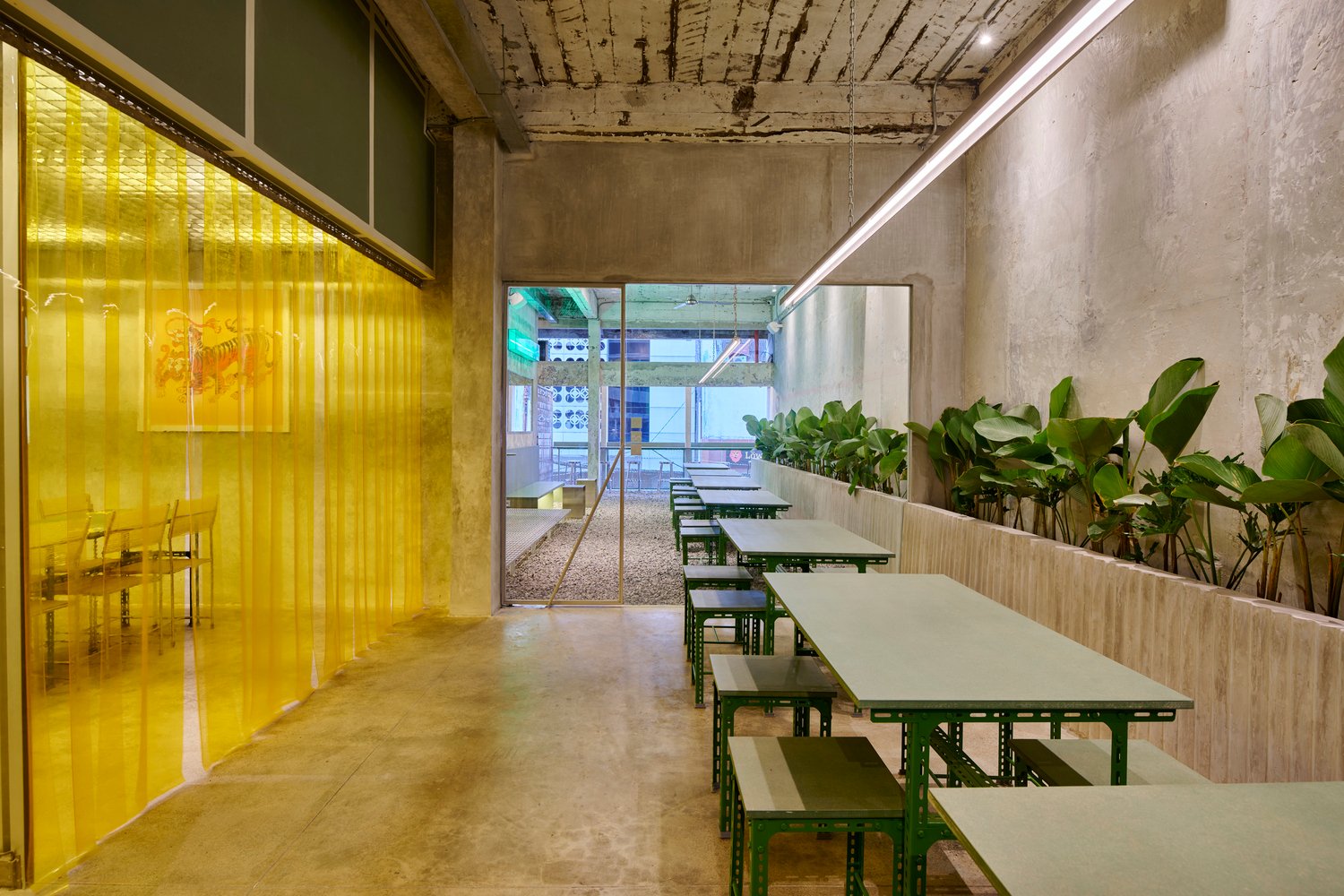 Studio Kota 的铁拳餐厅