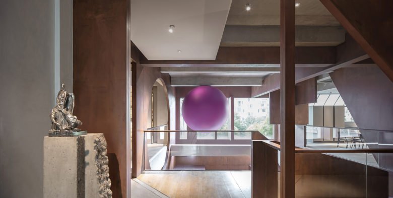 J+ 艺术空间由 V2GETHER 设计