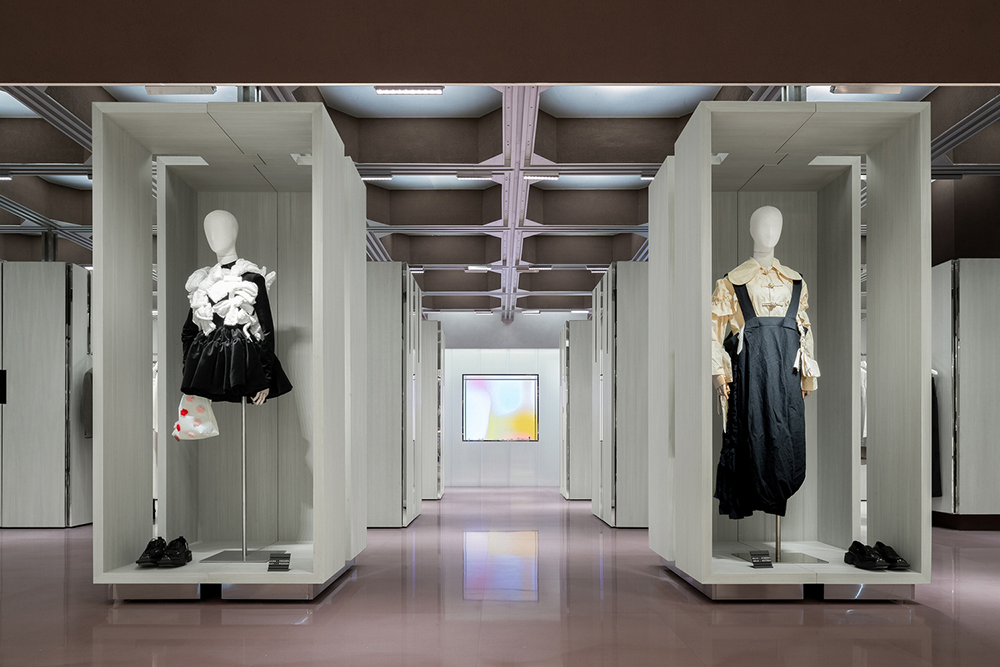 J1M5 精品店，由多个合作伙伴设计