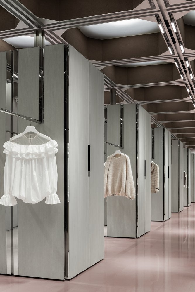 J1M5 精品店，由多个合作伙伴设计