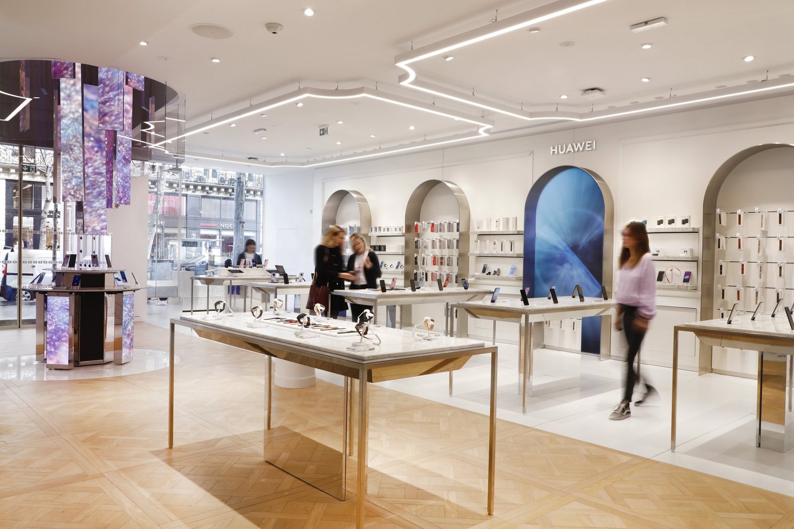 华为在法国的第一家旗舰店