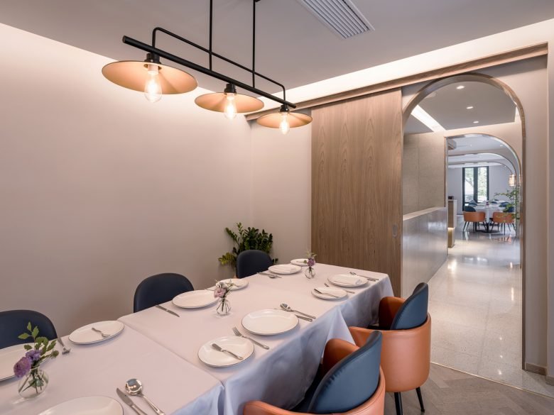 All Design Studio 将纺织厂转移至餐厅