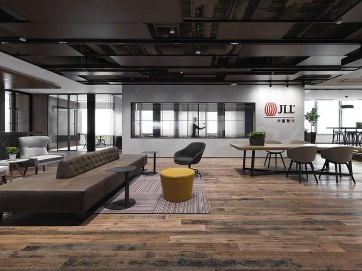 iDA Workplace + Strategy 设计的仲量联行办公室,中国上海 iDA Workplace + Strategy 设计的仲量联行办公室,中国上海