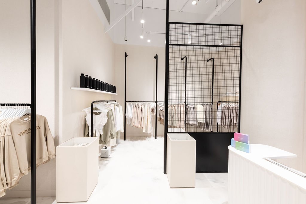 南街，太平洋博览会 by Studio Gray-Scale