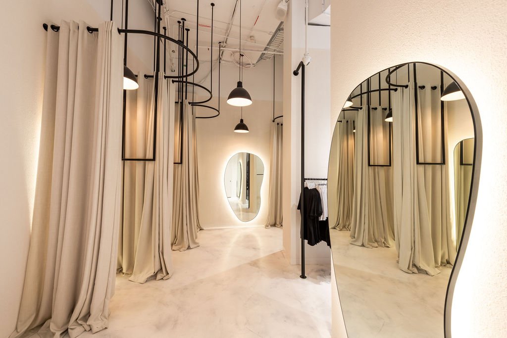 南街，太平洋博览会 by Studio Gray-Scale