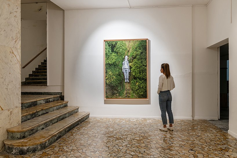 JR 在连续美术馆以大型“omelia contadina”向意大利农村农民致敬