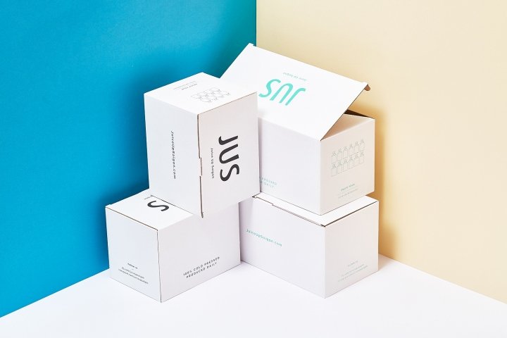 JUS • Juice Up Saigon 品牌由 M – N Associates 设计