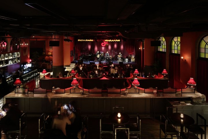 上海 JZ 俱乐部由 STUDIO C8 设计，上海 – 中国