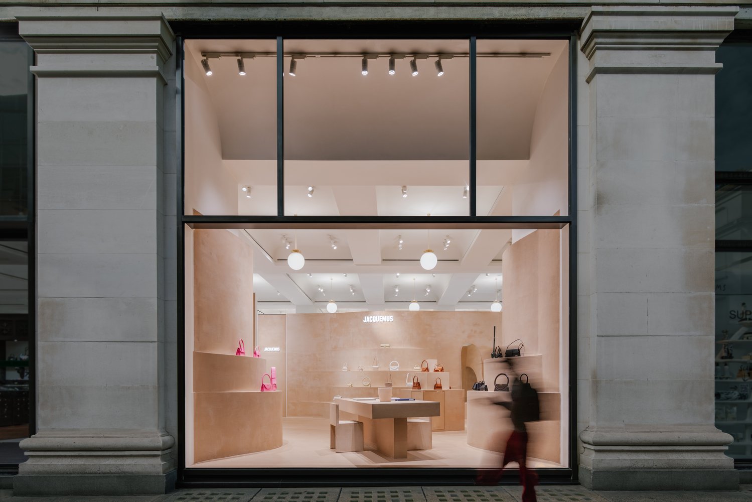 Jacquemus 商店 Selfridges London by AMO Jacquemus 商店 Selfridges London by AMO