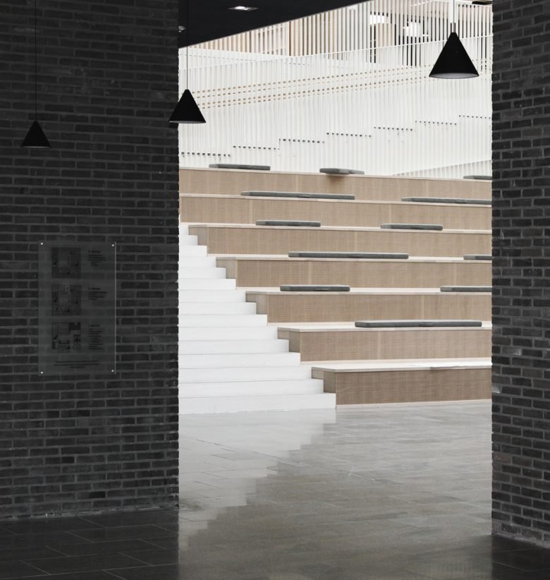 Jätkäsaari 综合学校 / AOR Architects