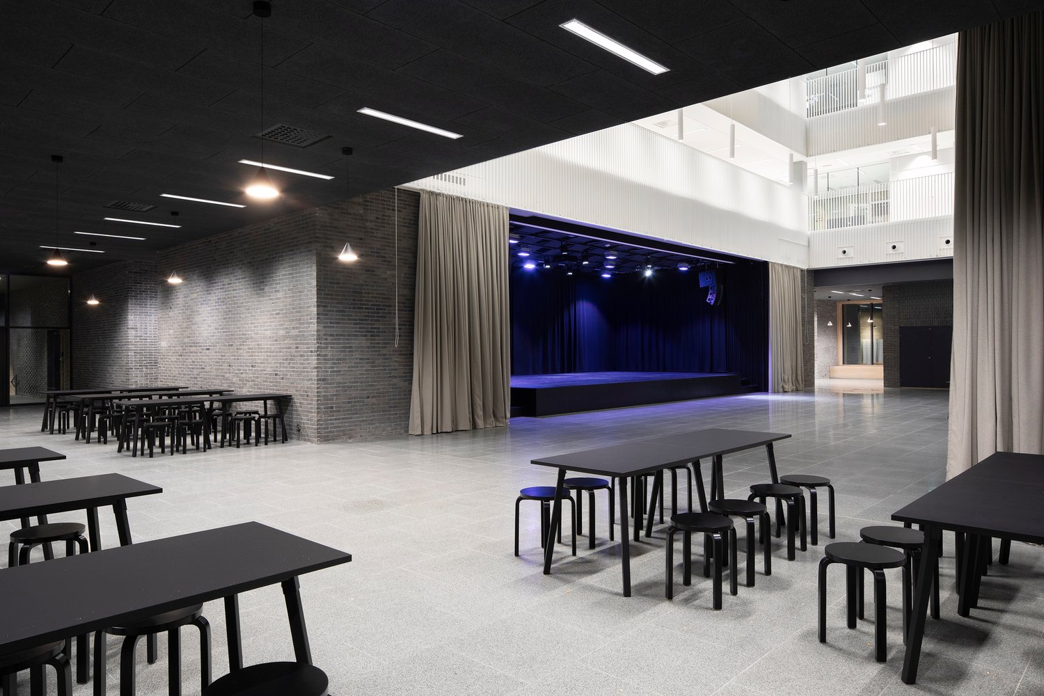 Jätkäsaari 综合学校 / AOR Architects