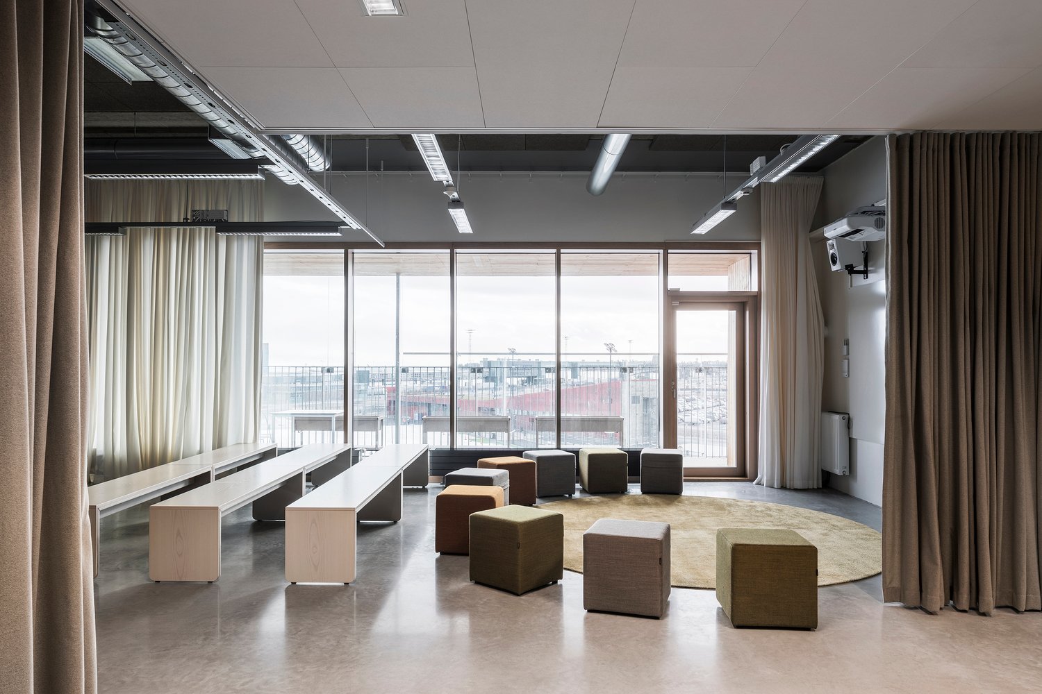 Jätkäsaari 综合学校 / AOR Architects