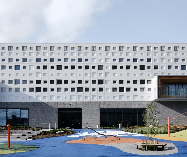 Jätkäsaari 综合学校 / AOR Architects