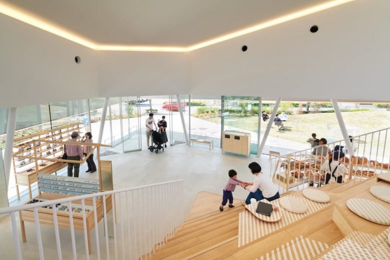 Jins store by Yuko Nagayama and Associates