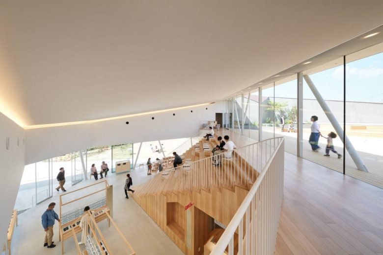 Jins store by Yuko Nagayama and Associates