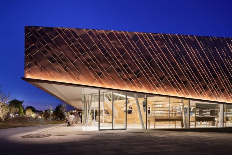 Jins store by Yuko Nagayama and Associates